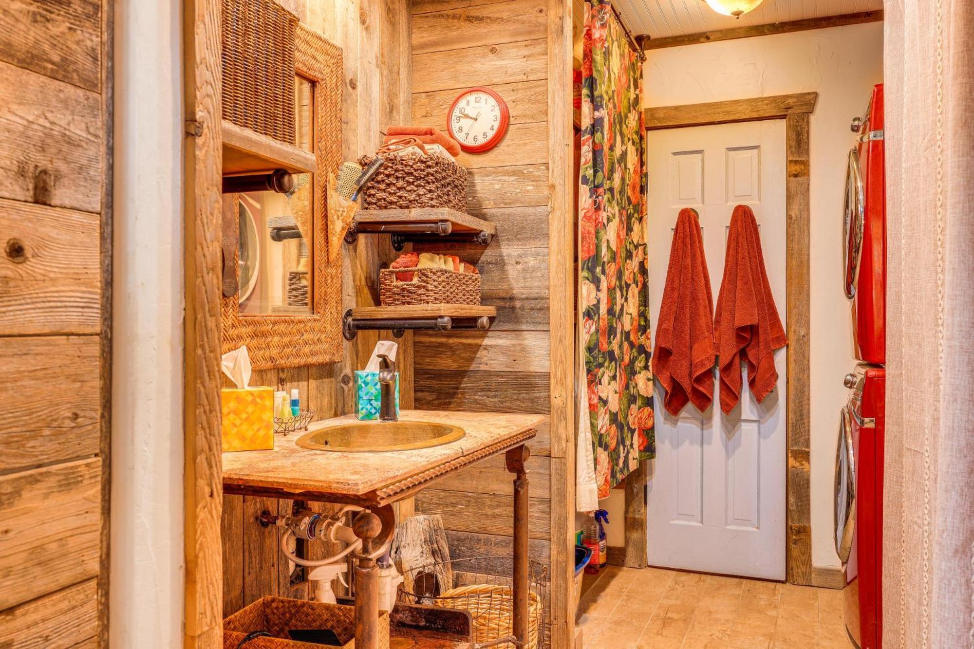 Pet-Friendly Wimberley Cabin With Fire Pit And Hot Tub المظهر الخارجي الصورة
