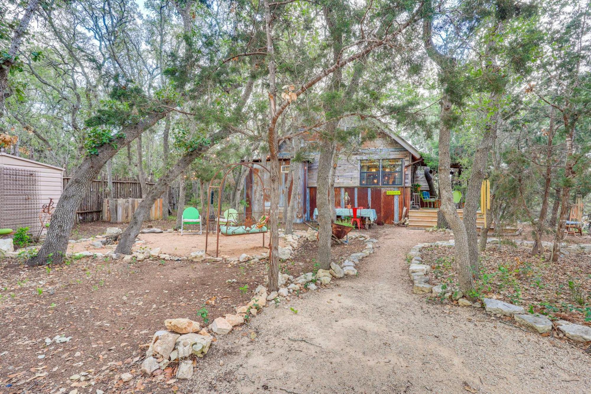 Pet-Friendly Wimberley Cabin With Fire Pit And Hot Tub المظهر الخارجي الصورة
