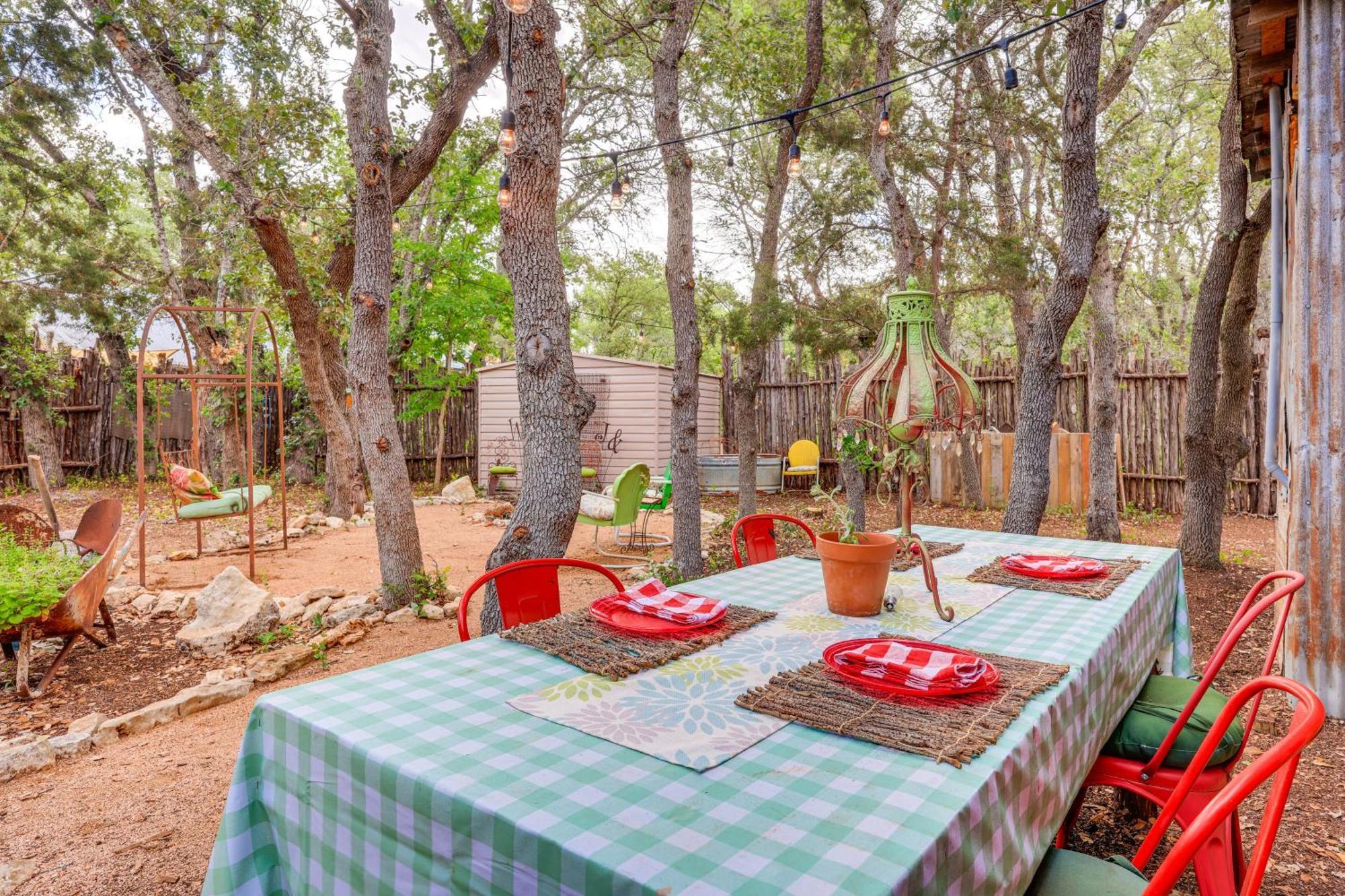 Pet-Friendly Wimberley Cabin With Fire Pit And Hot Tub المظهر الخارجي الصورة